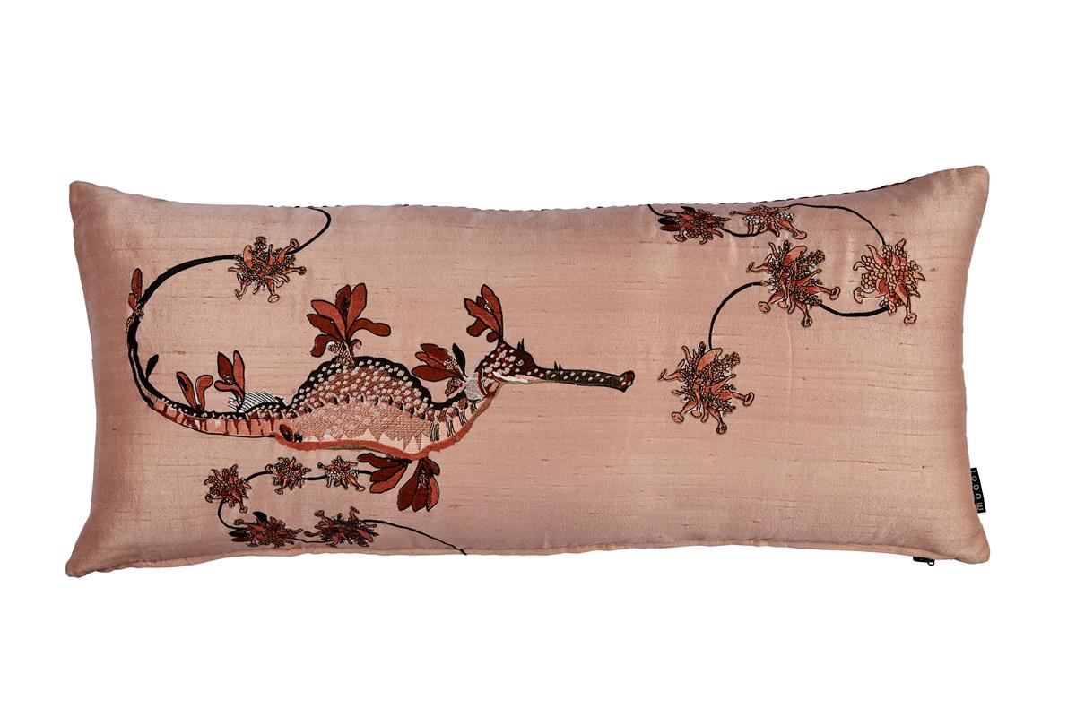 MOOOI Blooming Seadragon Sierkussen - 40x90 / 16x35 Inch cm - Koraalrood