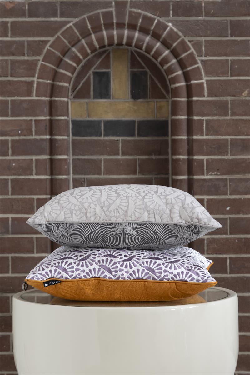 MOOOI Woodblock Beetle Square Decoratiekussen - Lichtpaars