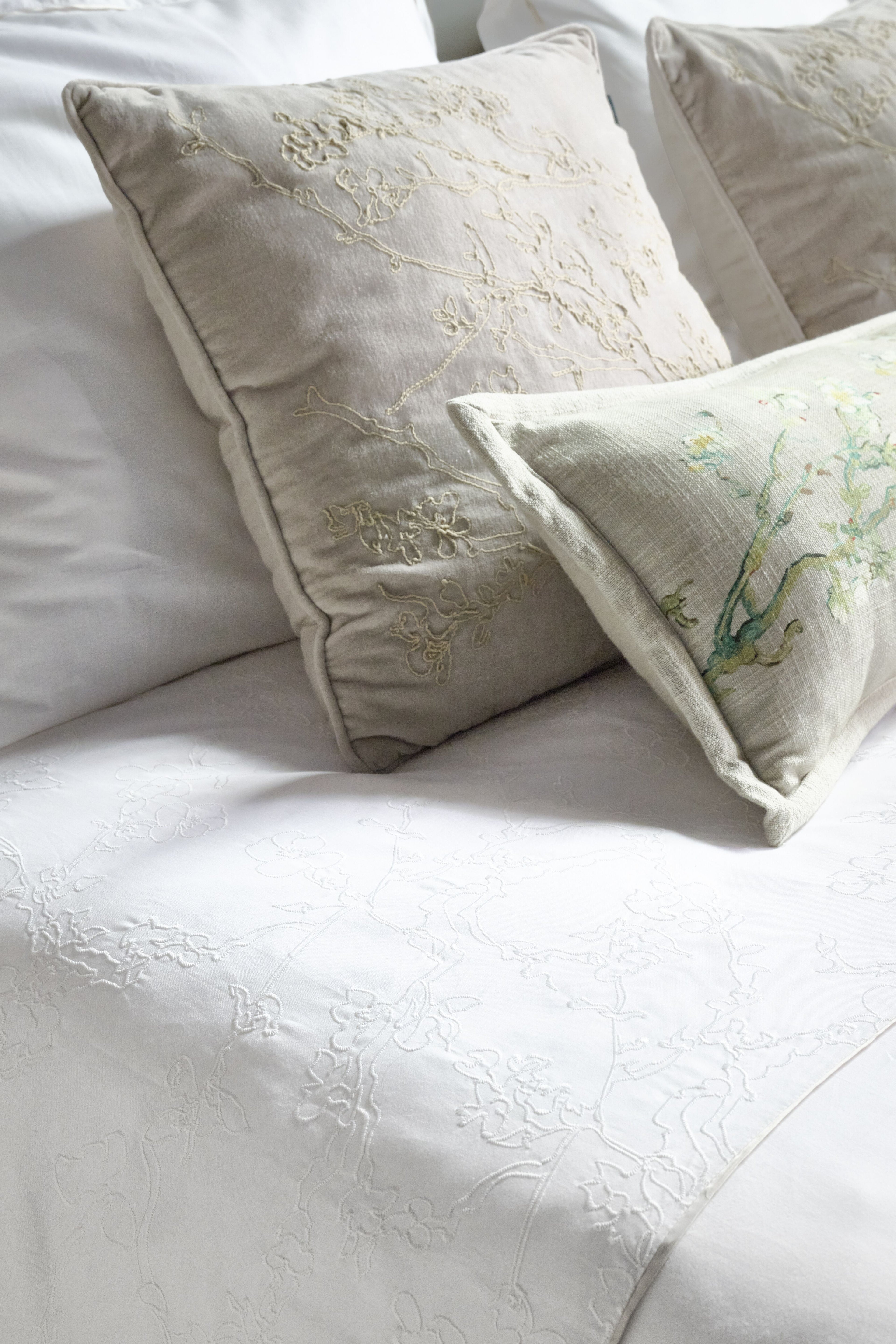 Broderie Fleurie Duvet Cover - White