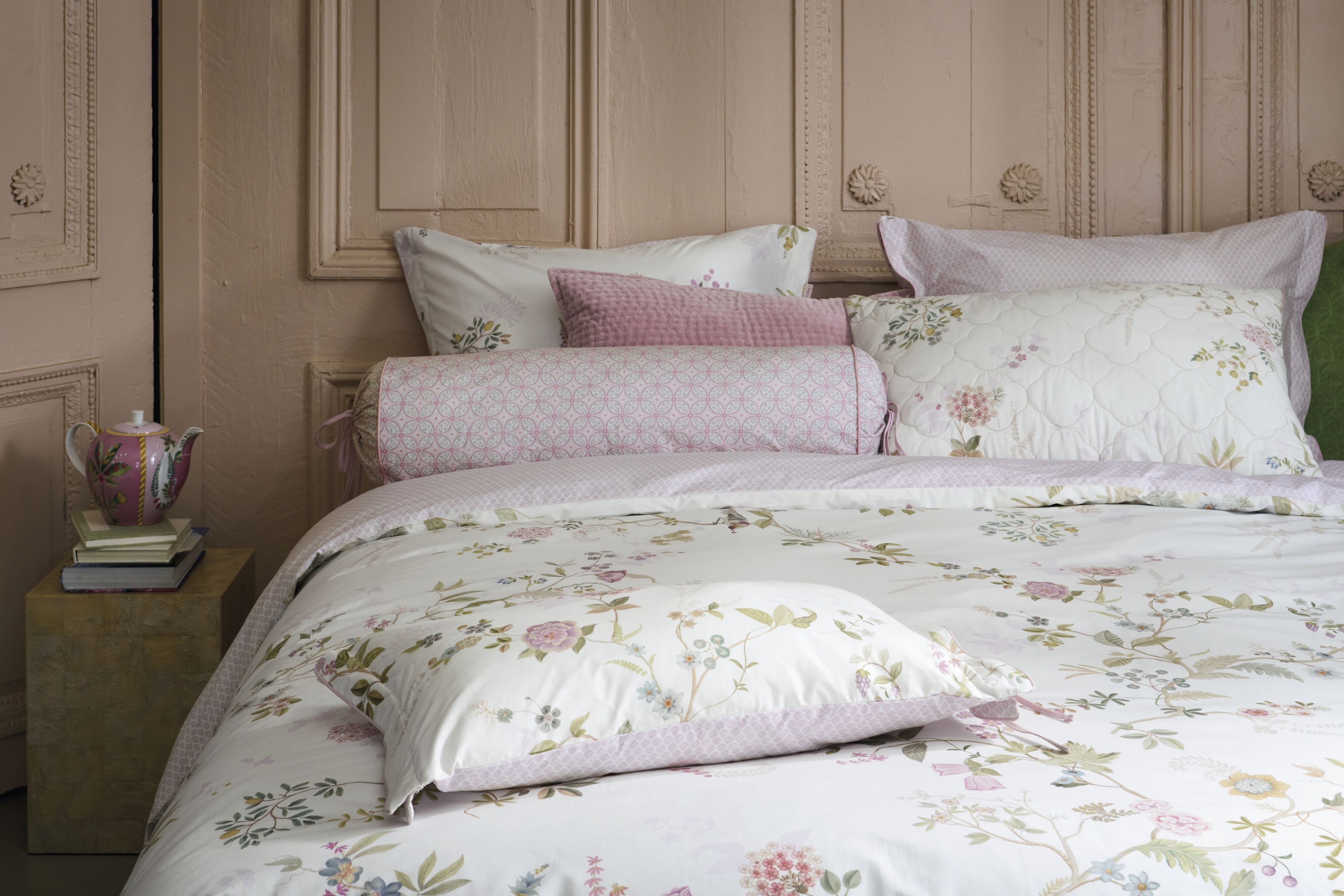 Pip Studio Bustani Quilt Bedspread - White