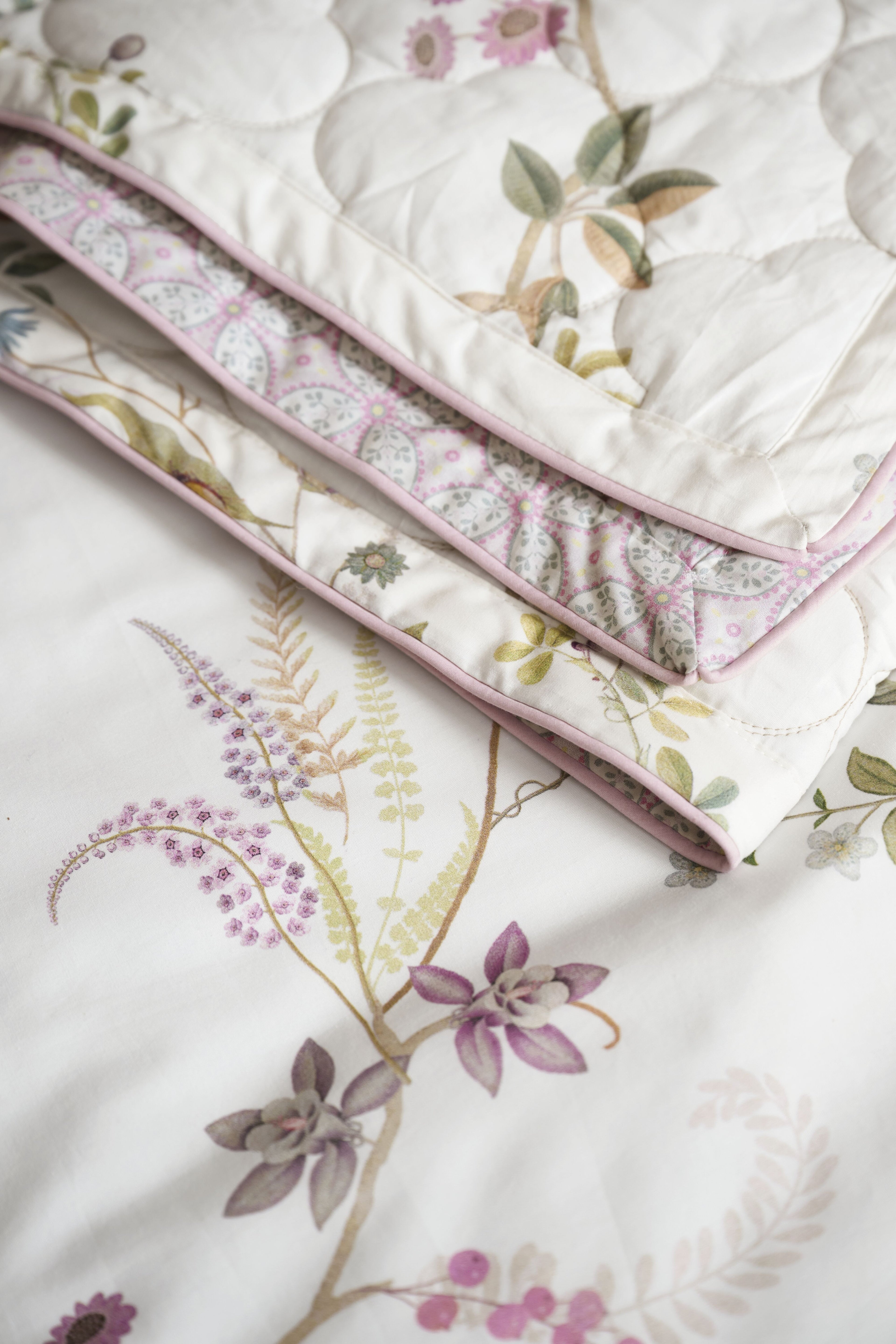 Pip Studio Bustani Quilt Bedspread - White