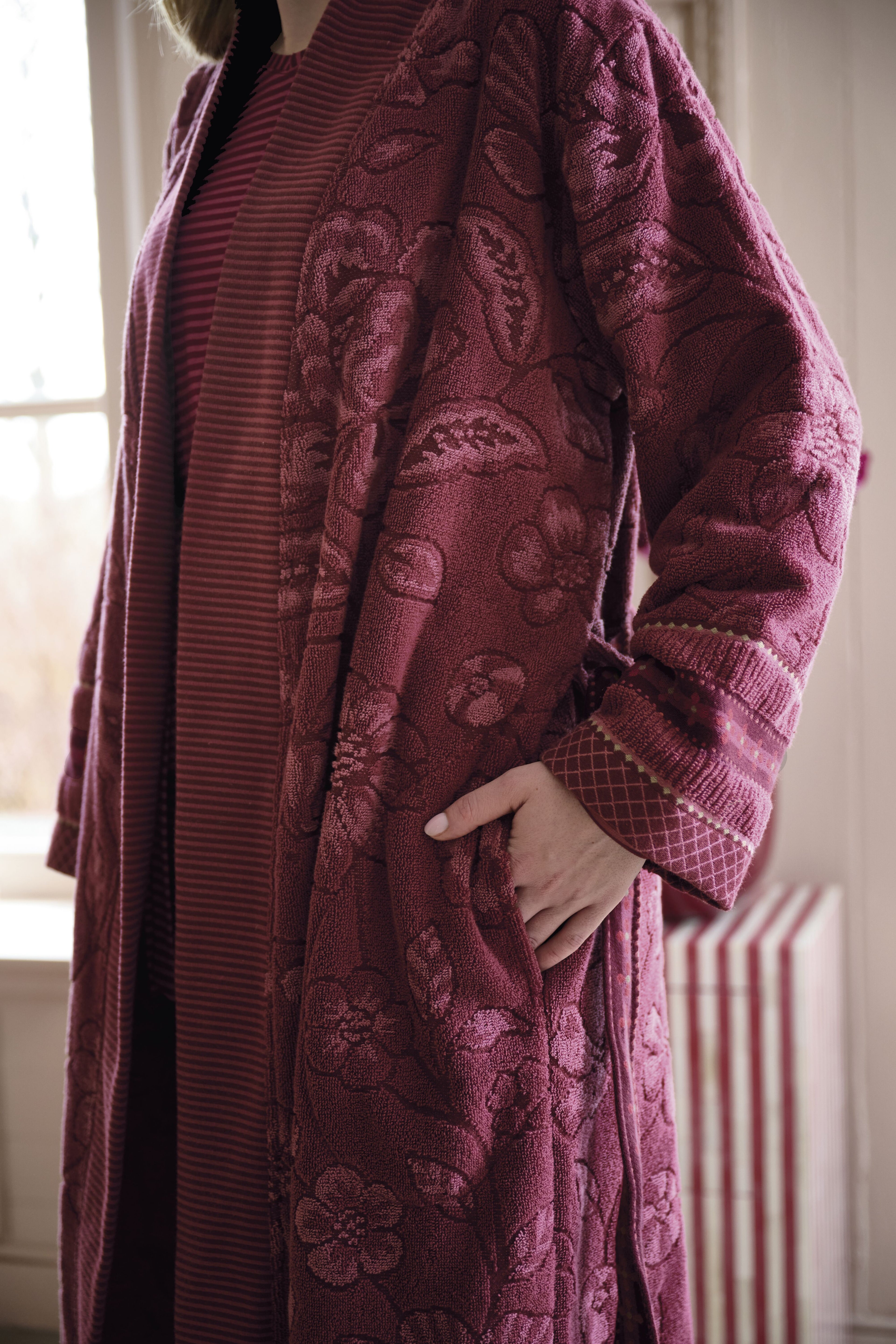 Pip Studio Jasmin Jacquard Bathrobe - Dark Pink