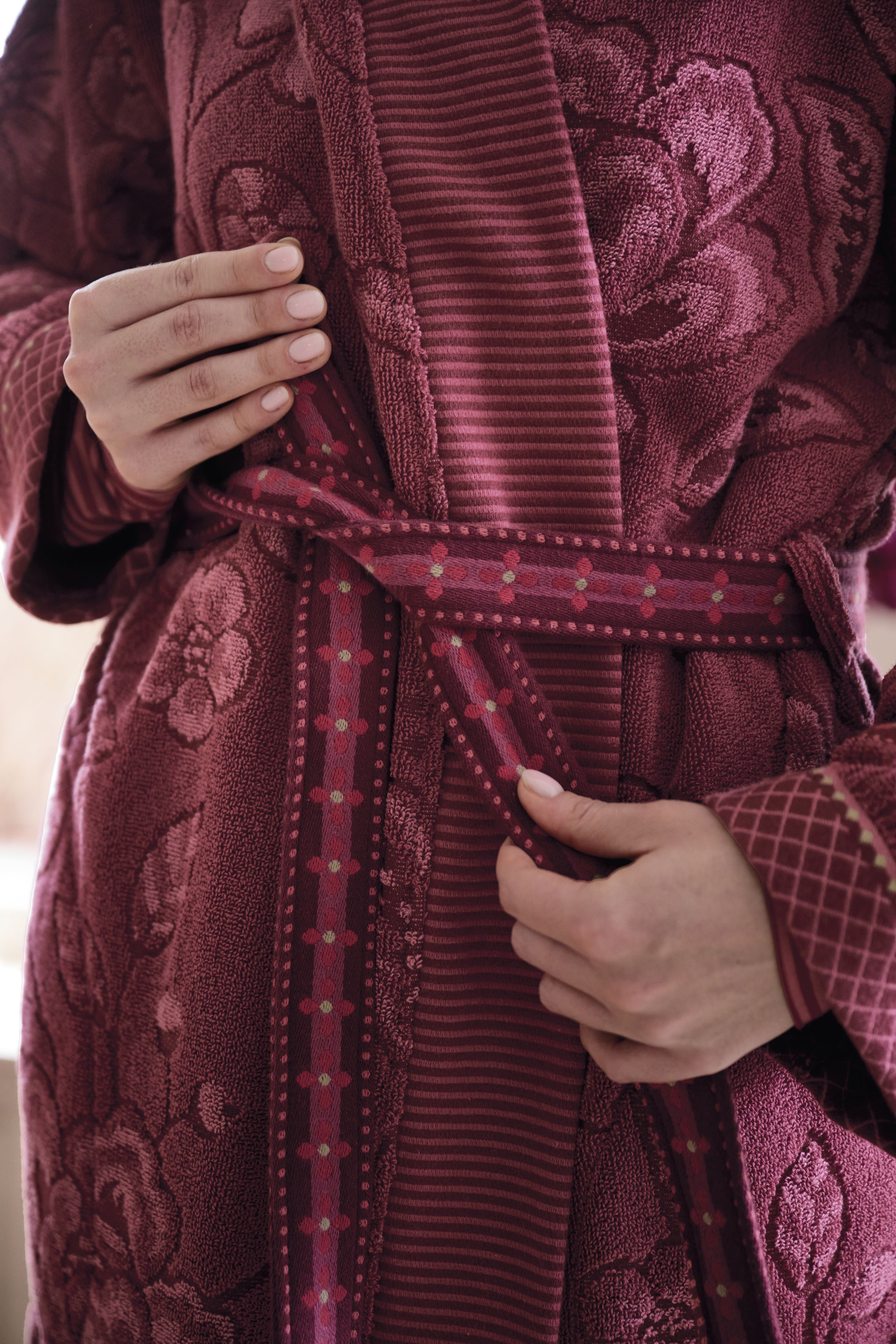 Pip Studio Jasmin Jacquard Bathrobe - Dark Pink