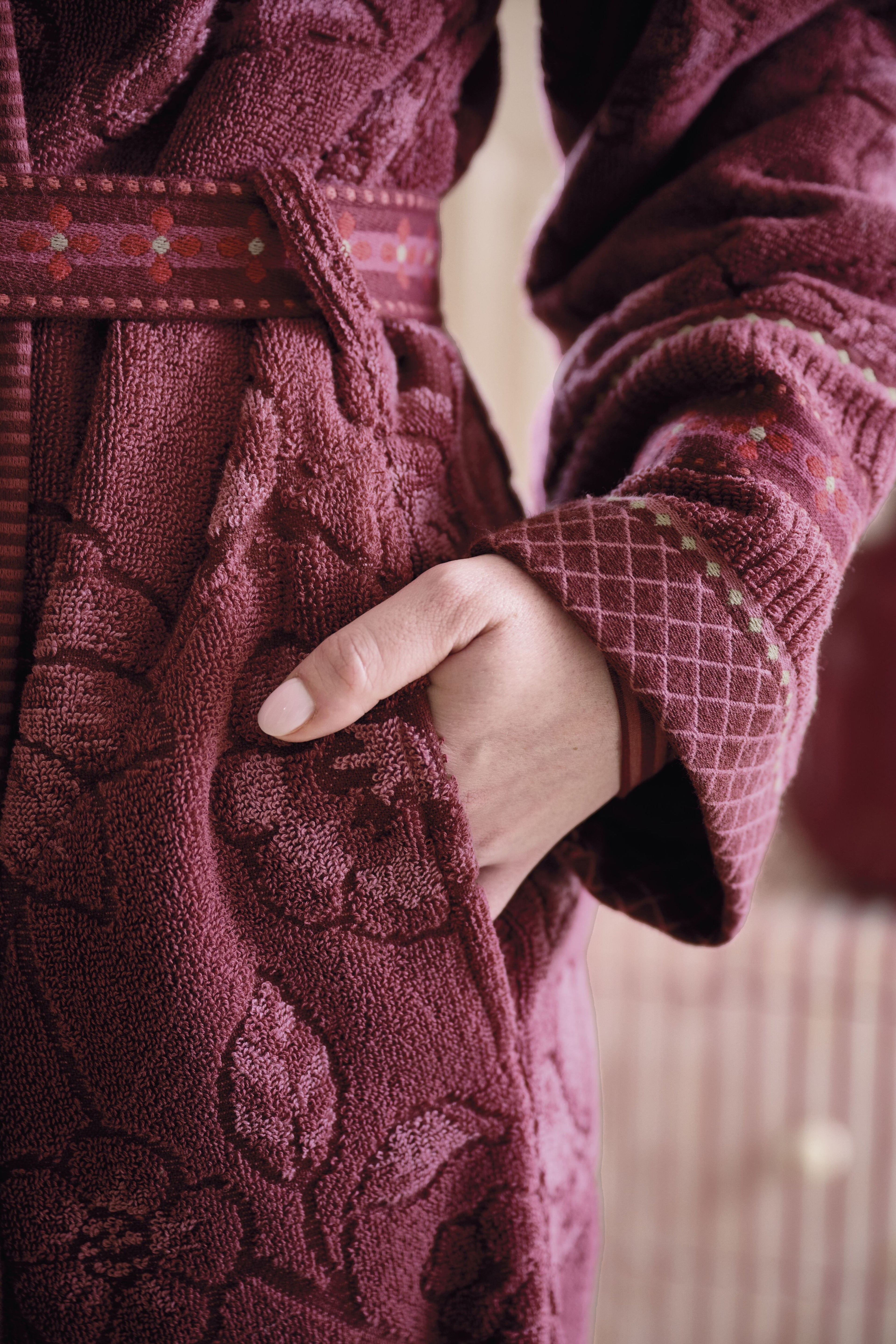Pip Studio Jasmin Jacquard Bathrobe - Dark Pink