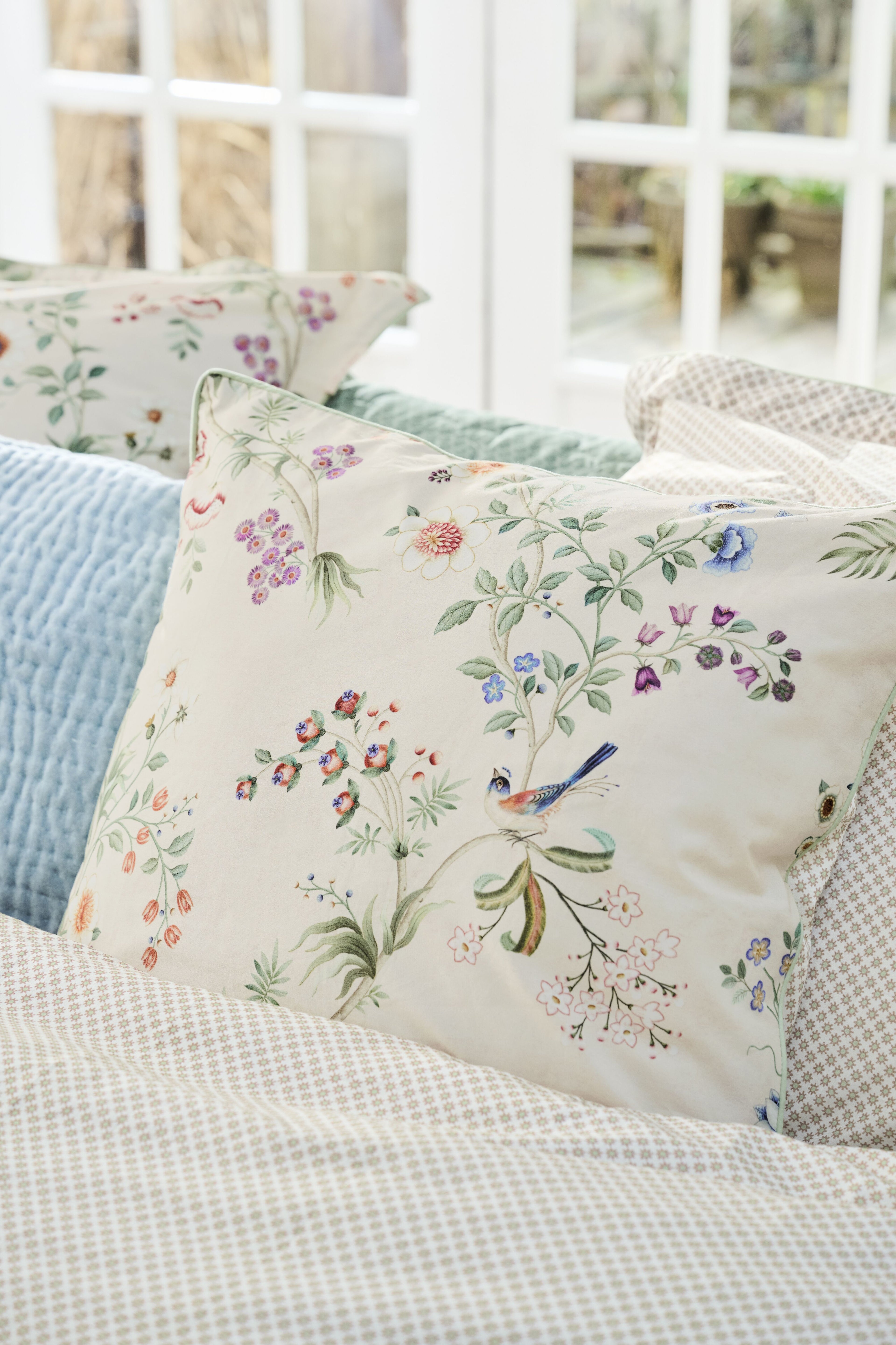 Pip Studio Lotus Lullaby Decoratiekussen - Gebroken wit