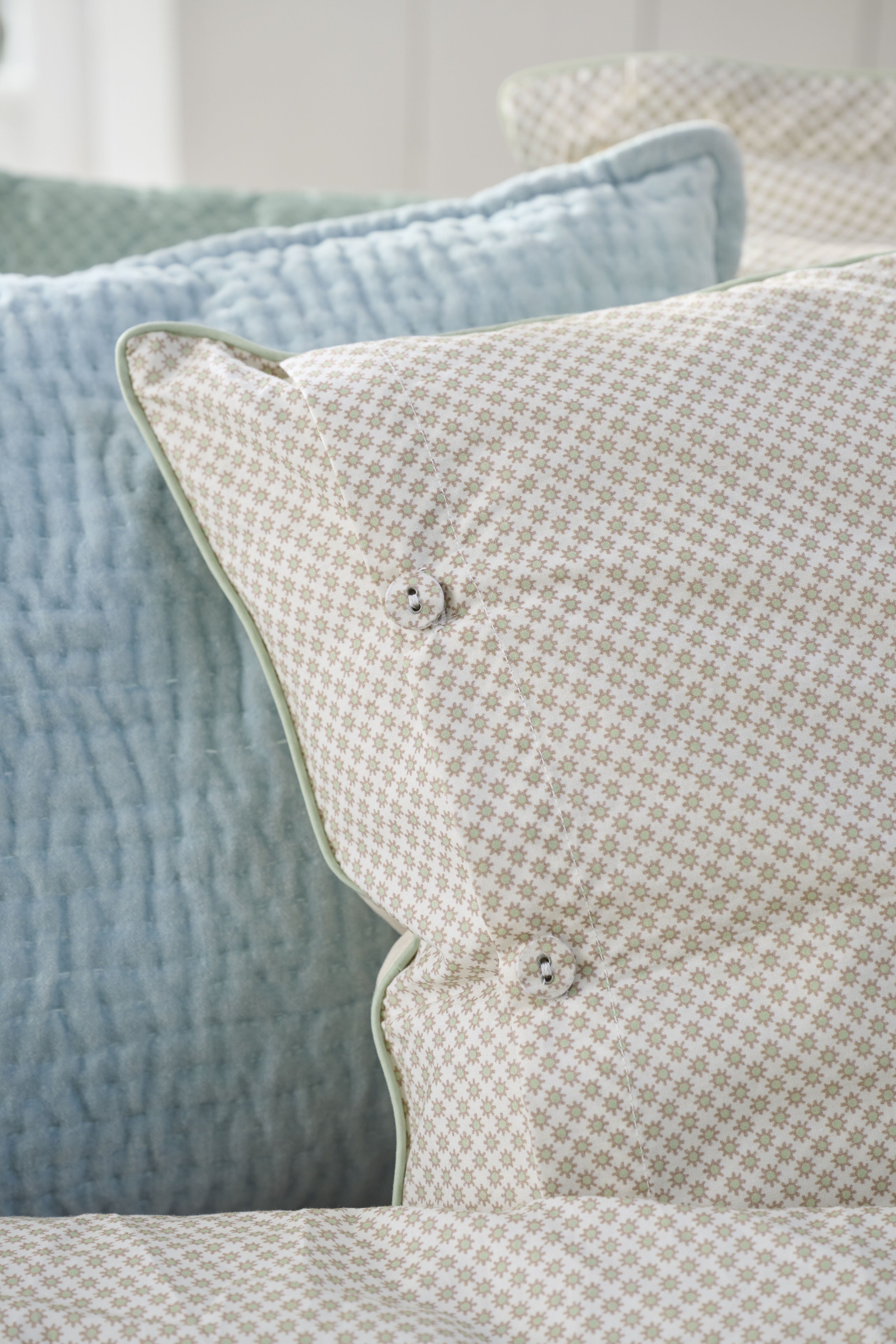 Pip Studio Lotus Lullaby Decoratiekussen - Gebroken wit