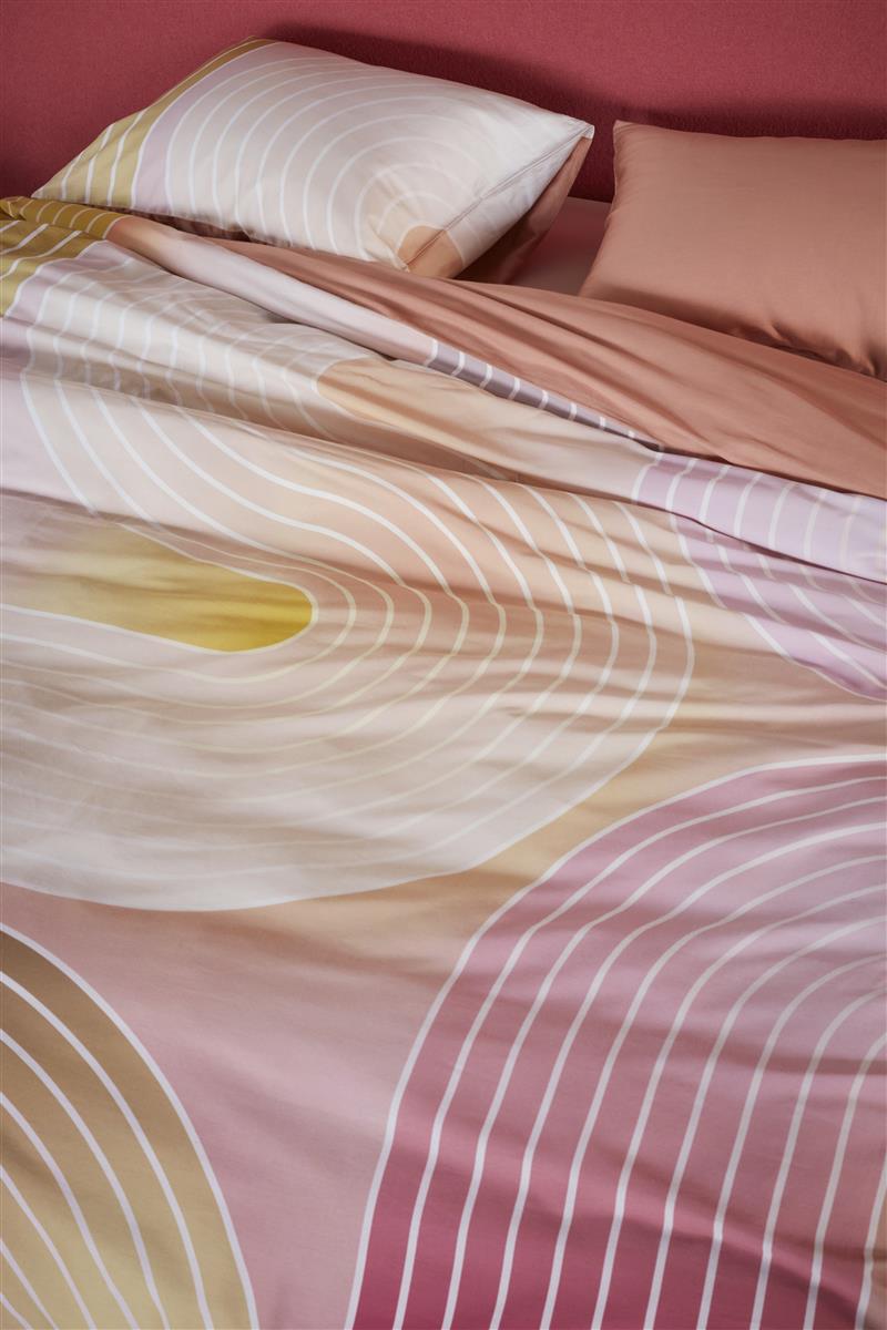 Beddinghouse Dutch Design Curves duvet cover - Coral red