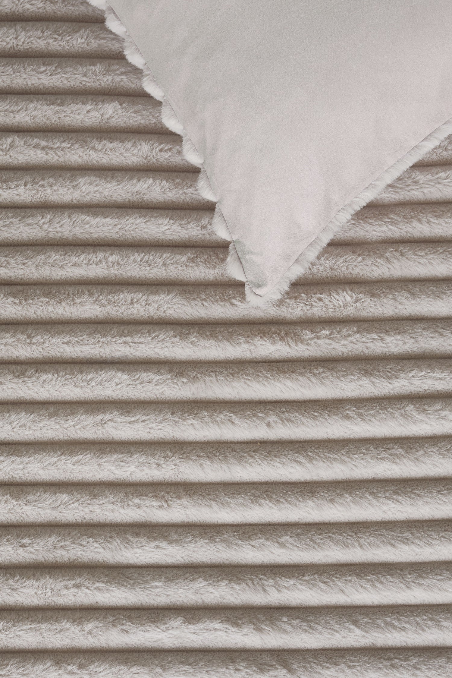Rivièra Maison Furry Stripes Dekbedovertrek - Gebroken wit