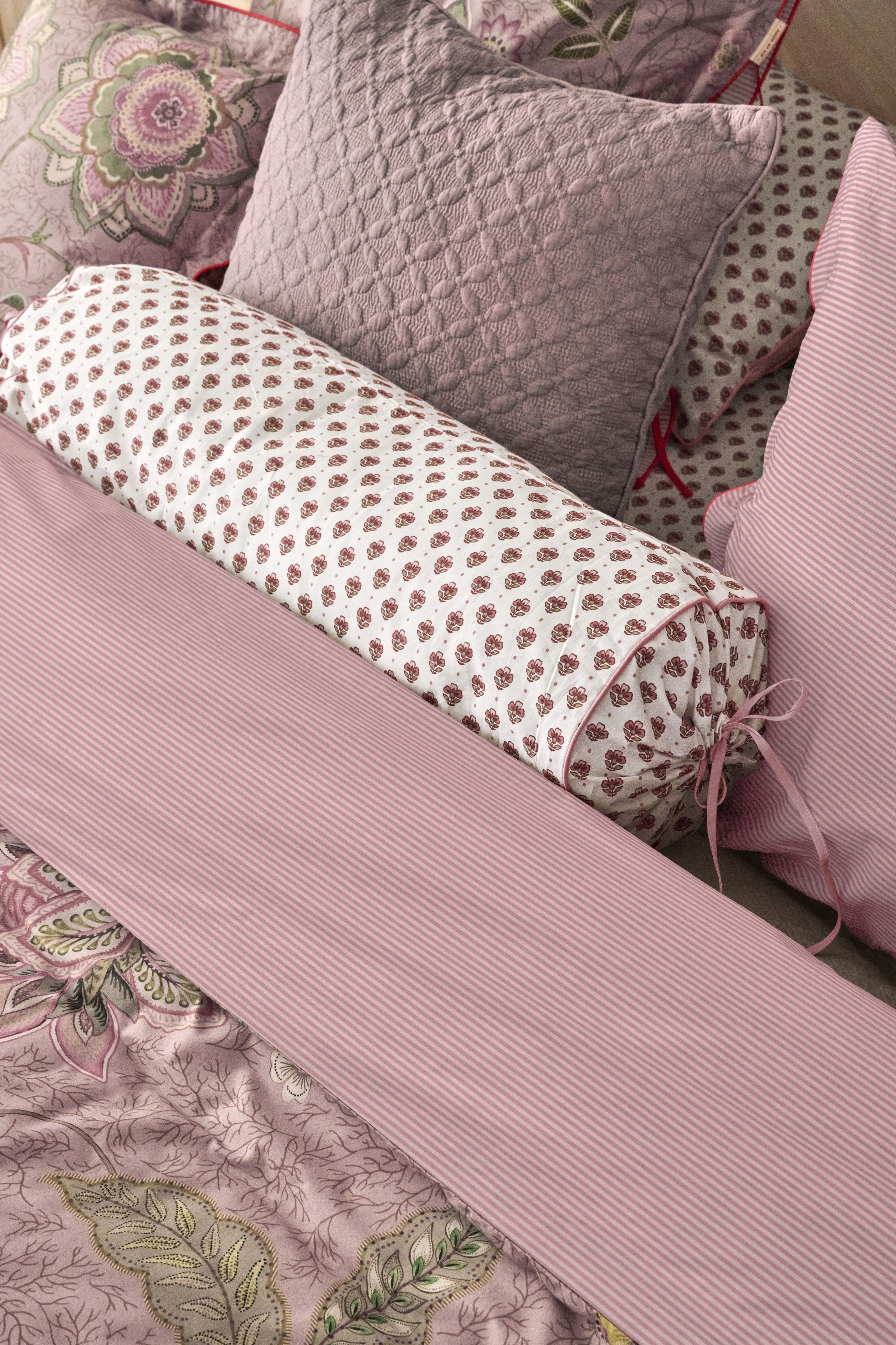 Pip Studio Jaipur Flower Decoratiekussen - Licht roze