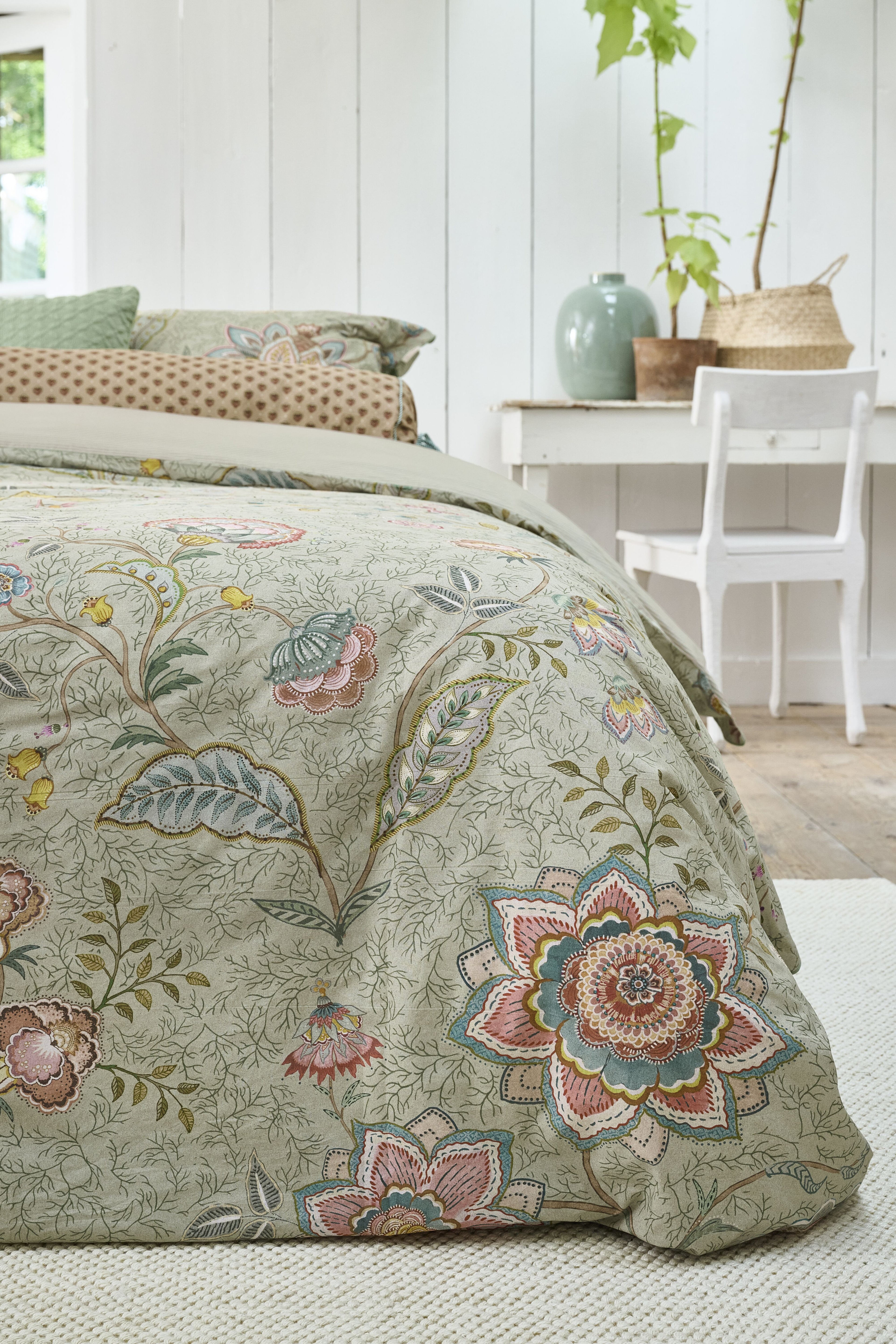 Mumbai Morning Duvet Cover - Light green