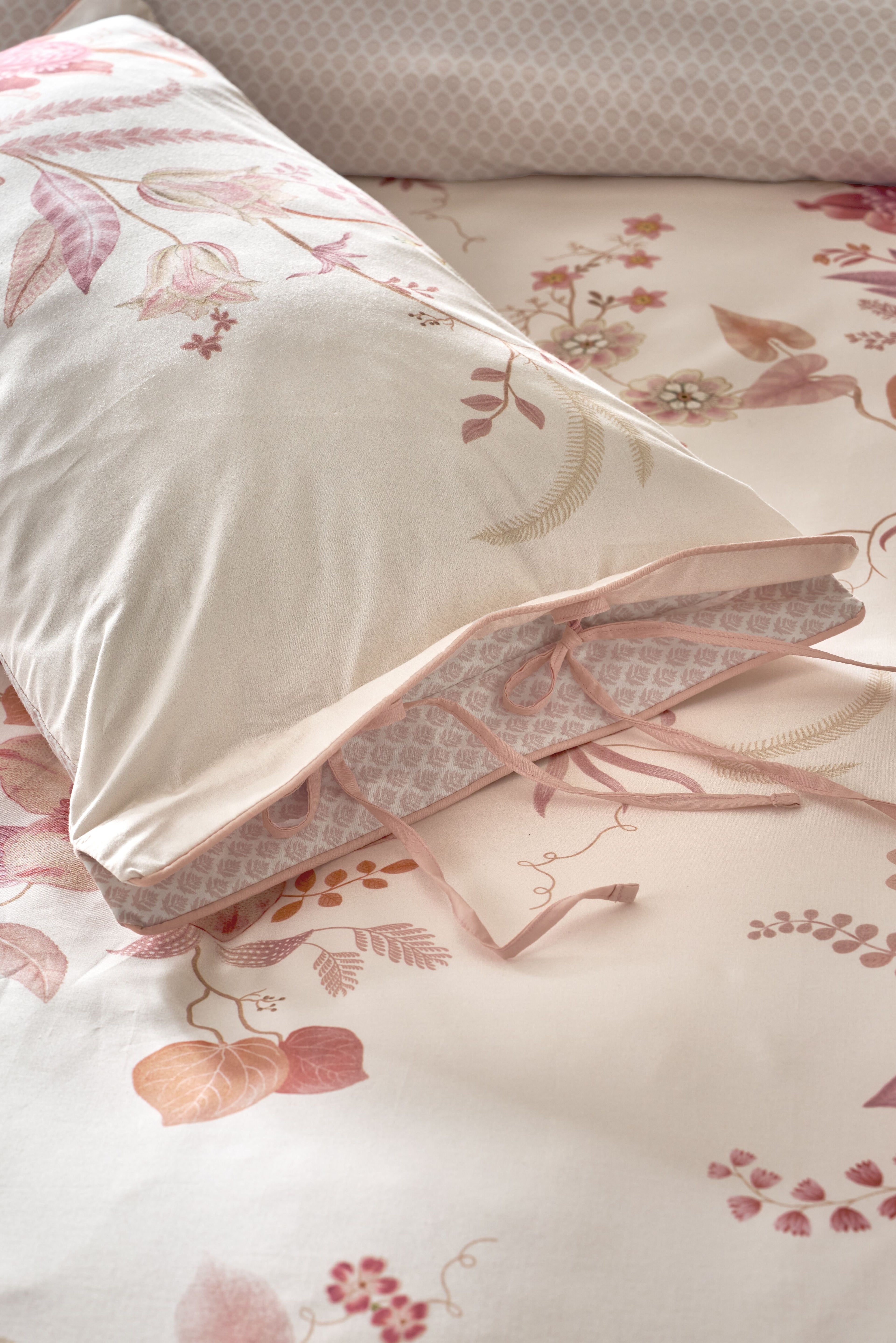 Pip Studio Everbloom Decoratiekussen - Licht roze