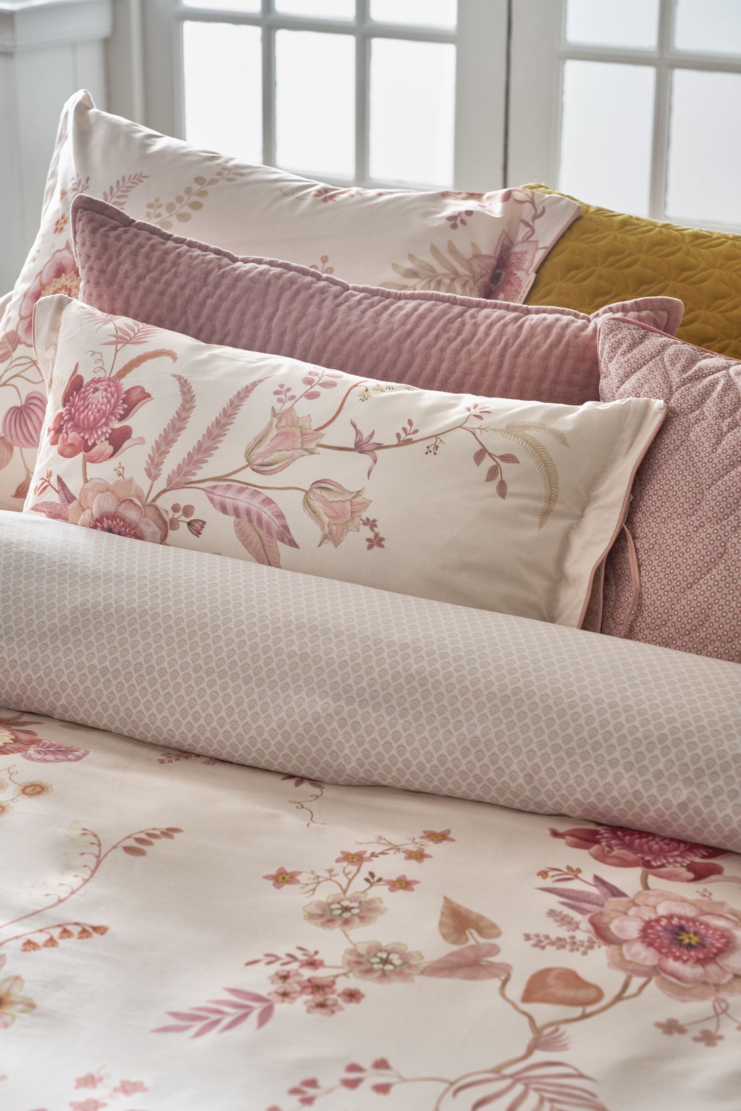 Pip Studio Everbloom Decoratiekussen - Licht roze