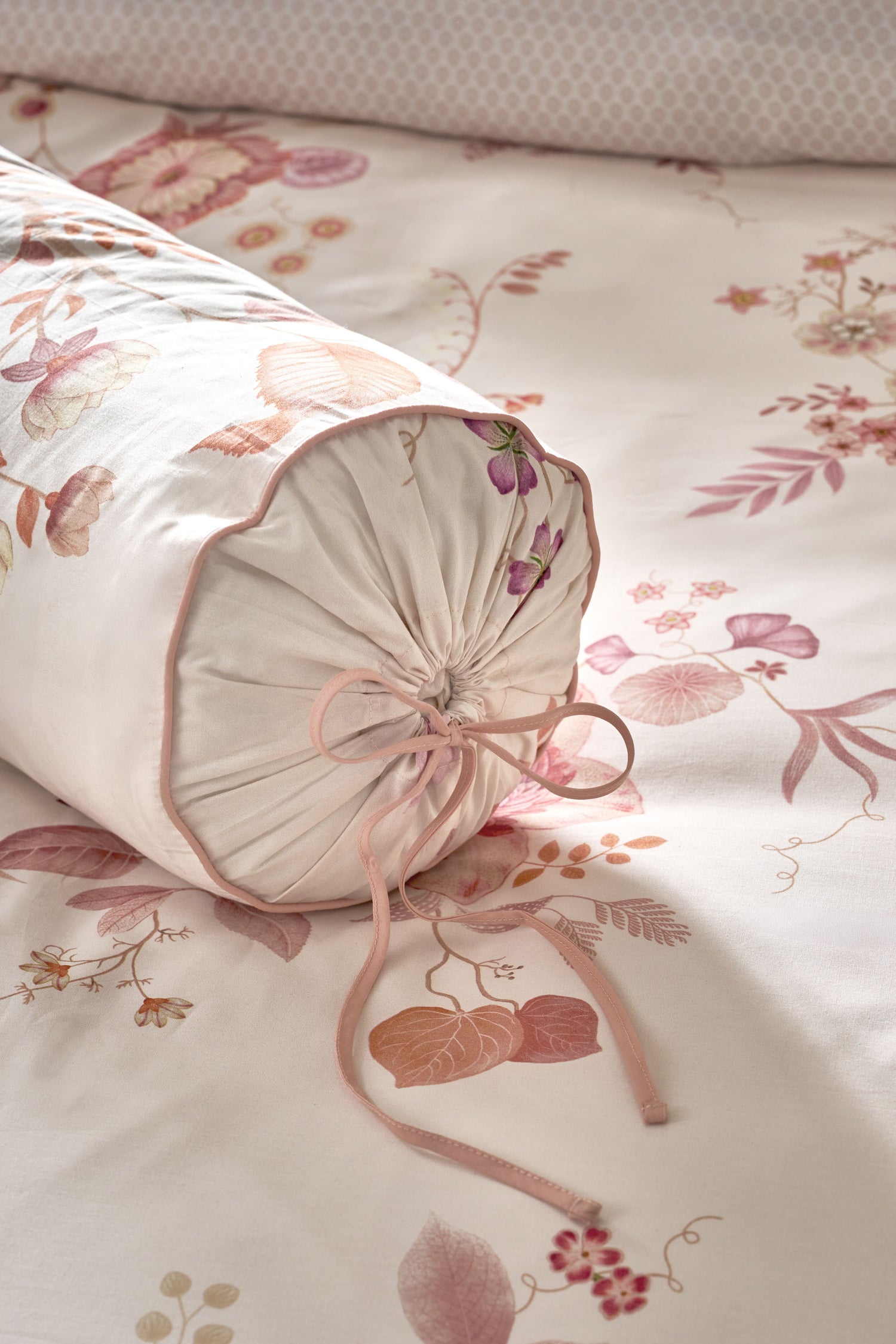Pip Studio Everbloom Decoratiekussen - Licht roze