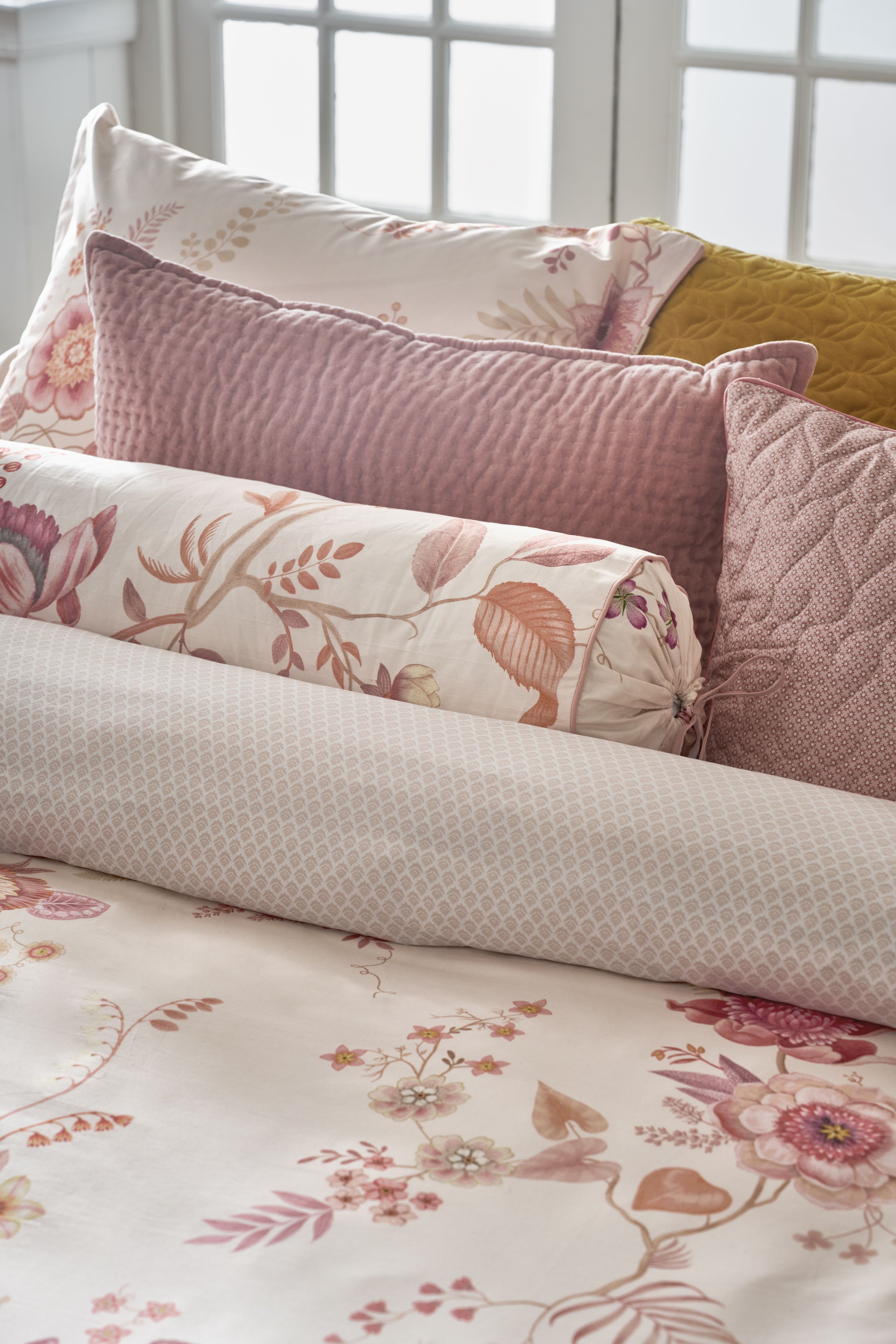 Pip Studio Everbloom Decoratiekussen - Licht roze