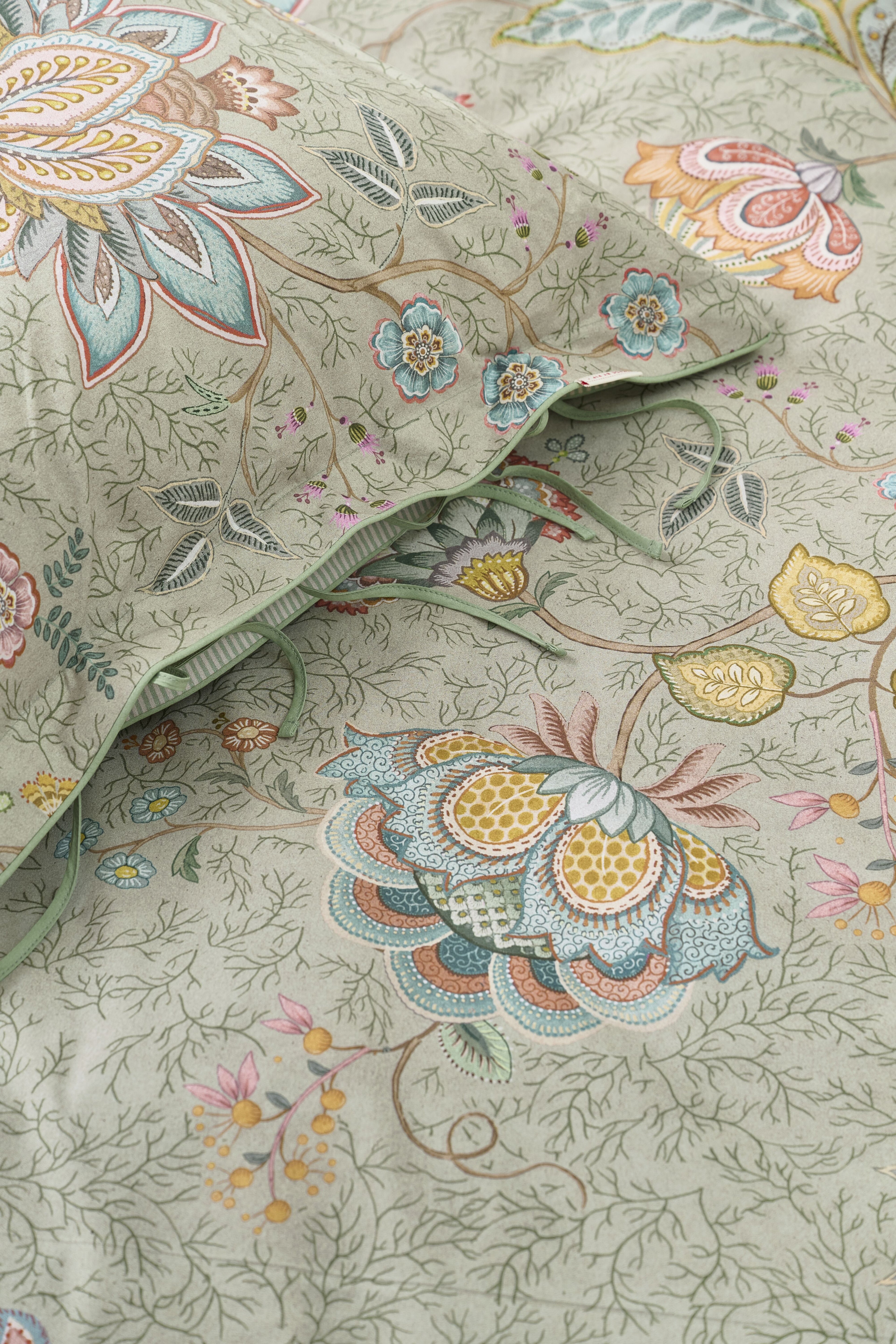 Mumbai Morning Duvet Cover - Light green